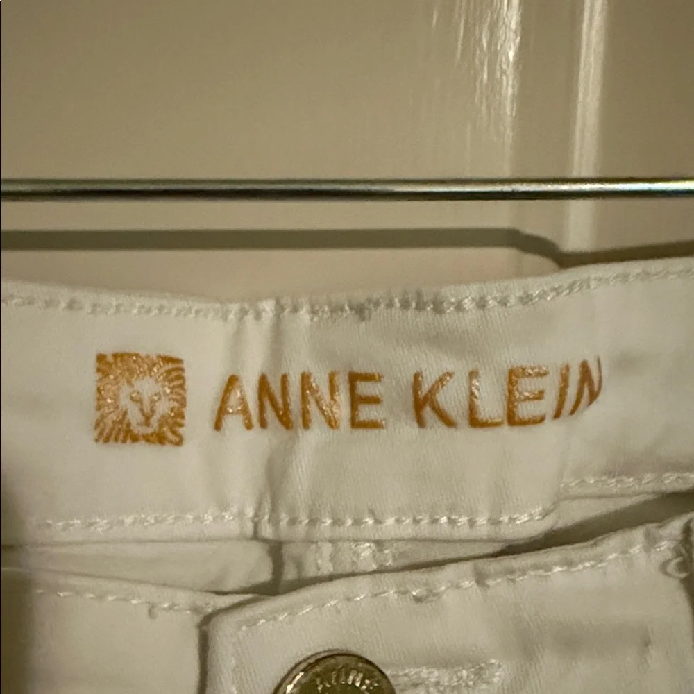 Anne Klein White Cropped Jeans - Picture 3 of 7